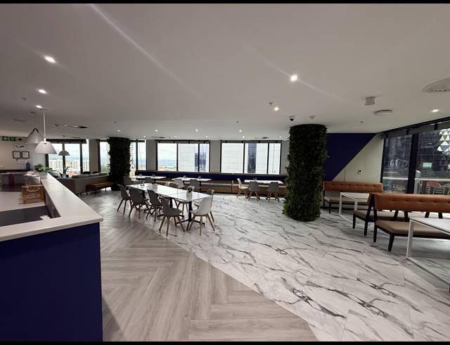 1,770M² OFFICE TO LET IN SANDOWN